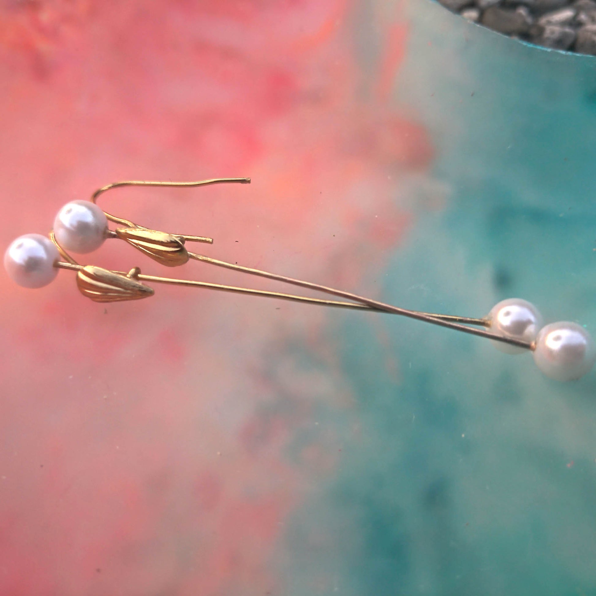 Signature Camifolla earrings Camifolla Background