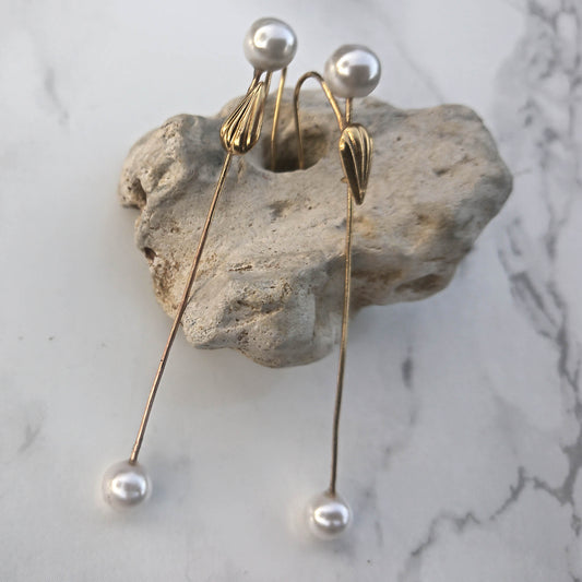 Signature Camifolla Earrings- white 