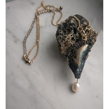 Load image into Gallery viewer, Cassiopearl Pendant Necklace
