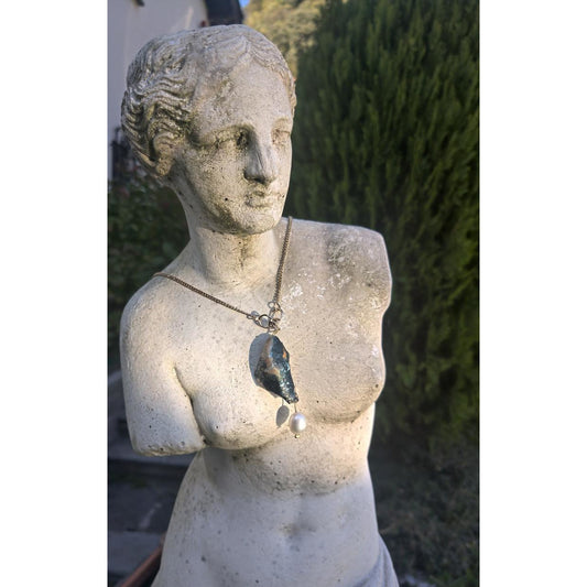 Cassiopearl Pendant Necklace